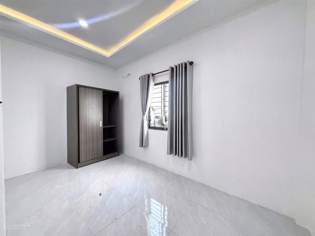 Cần bán hoặc cho thuê căn nhà cách biển chỉ 50m, 3 mặt tiền đường dương hiến quyền