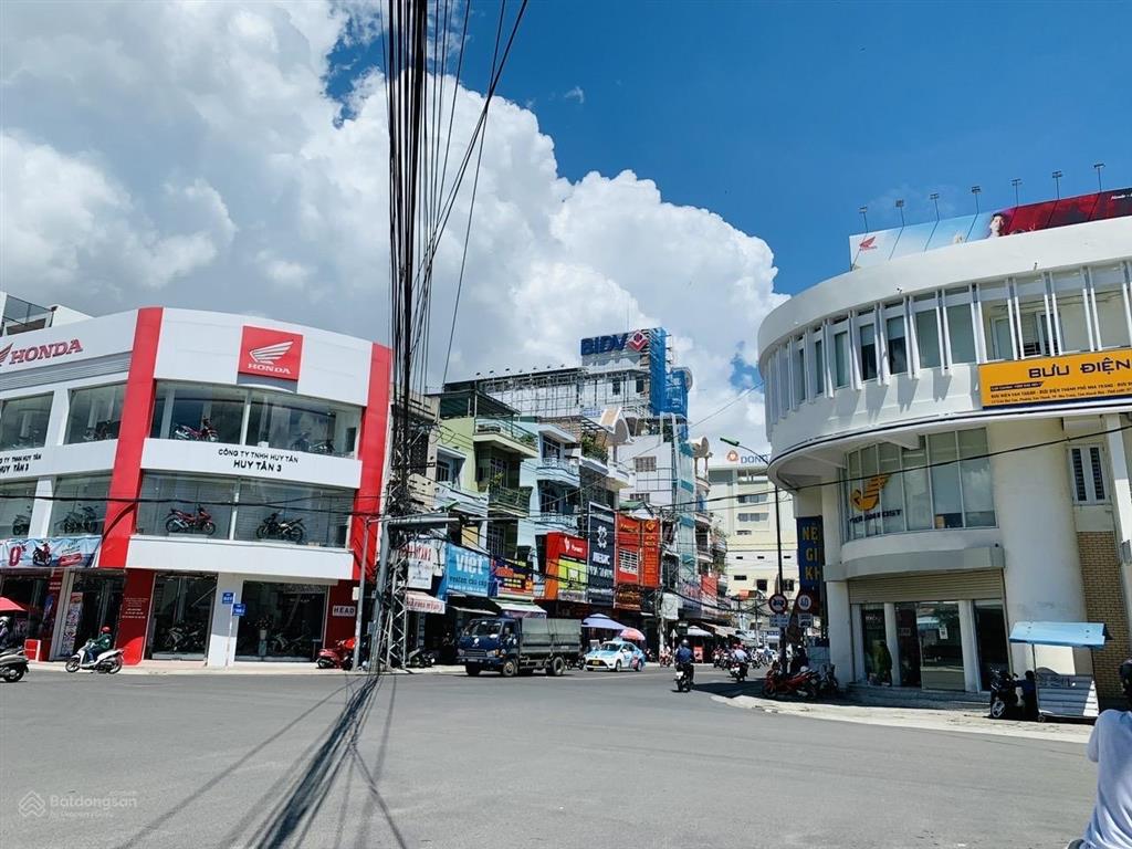 Hạ giá cần bán, căn nhà kiên cố 5 tầng mặt tiền đường trần quý cáp nằm ngay vòng xoay tượng đài