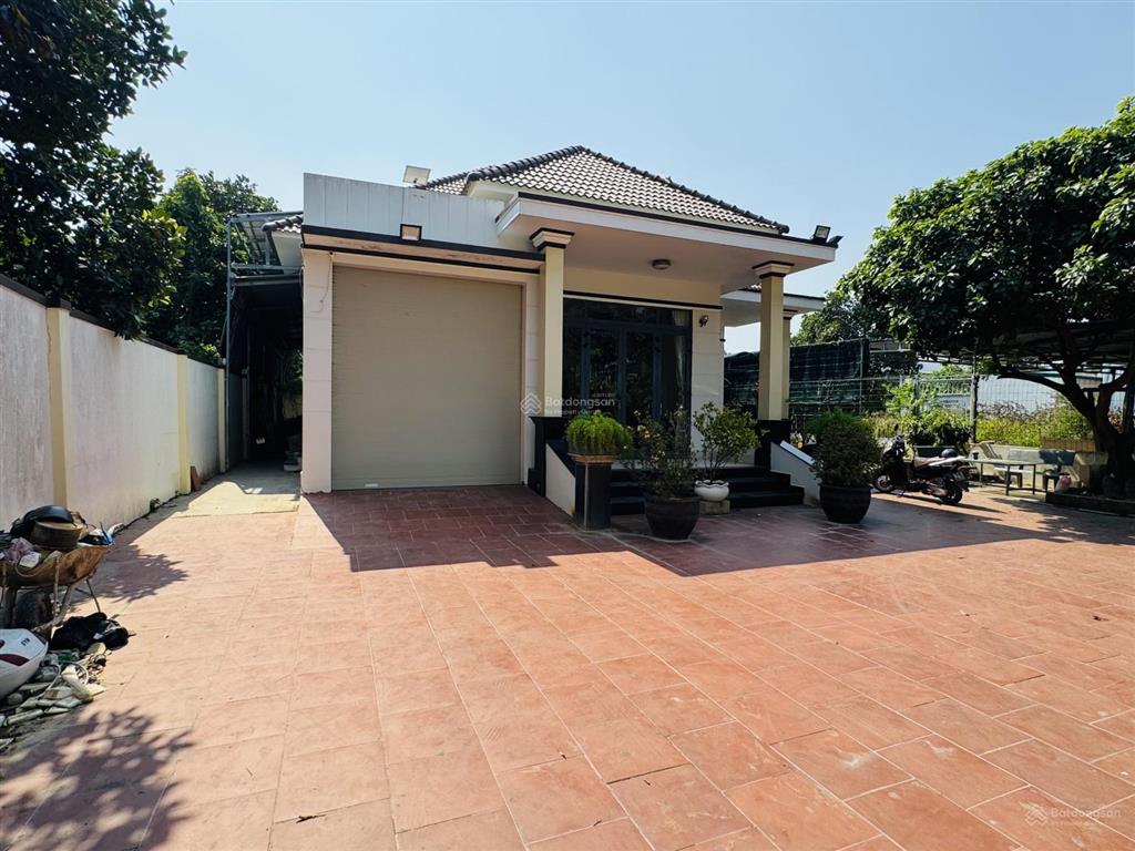 Khách kẹt bank bán biệt thự sân vườn, ngay trung tâm diên khánh, xã diên an