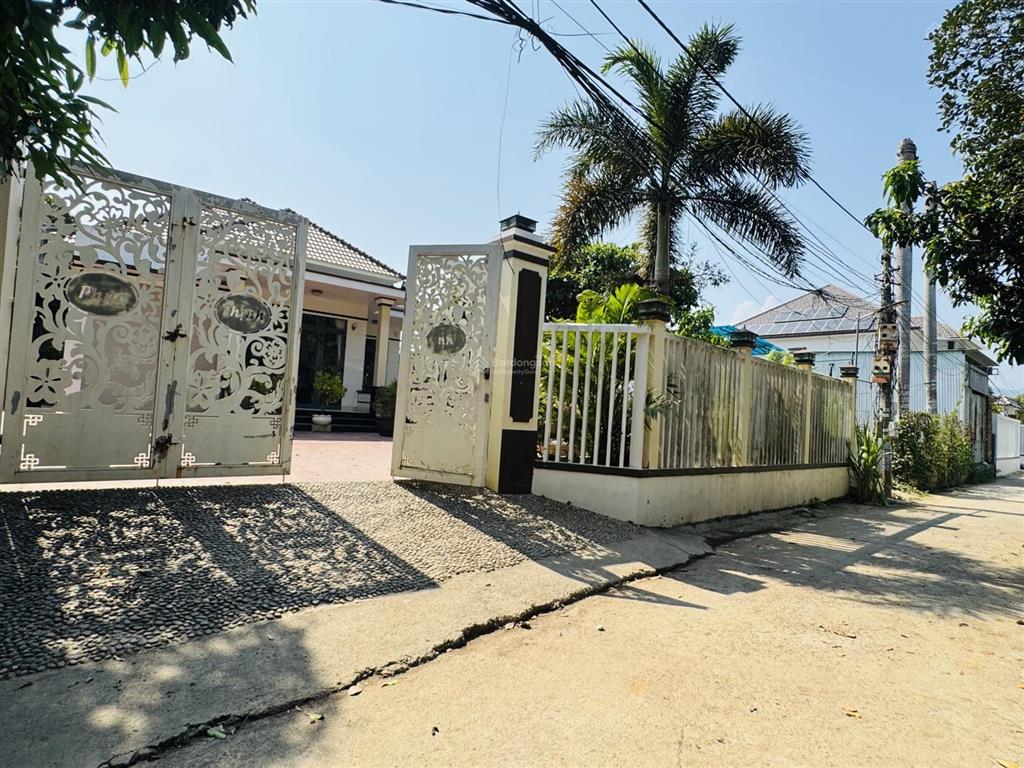 Khách kẹt bank bán biệt thự sân vườn, ngay trung tâm diên khánh, xã diên an