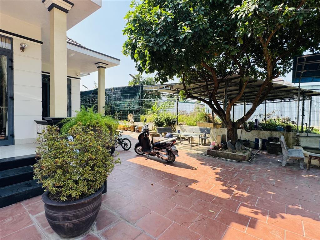 Khách kẹt bank bán biệt thự sân vườn, ngay trung tâm diên khánh, xã diên an