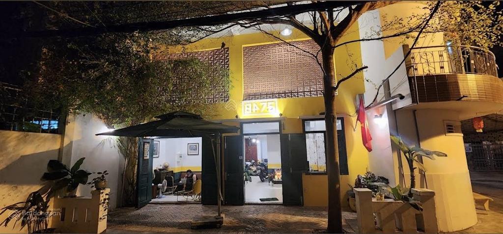 Bán toà khách sạn 7 tầng  20 phòng, gần biển đi bộ được, đang cho thuê có dòng tiền