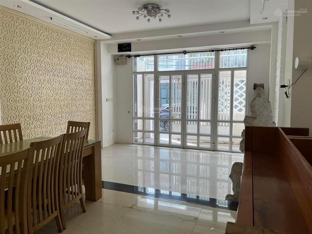 Bán nhà phố khu bàn cờ mặt tiền rộng gần 10m kinh doanh, đường ngô đức kế, phường tân tiến.