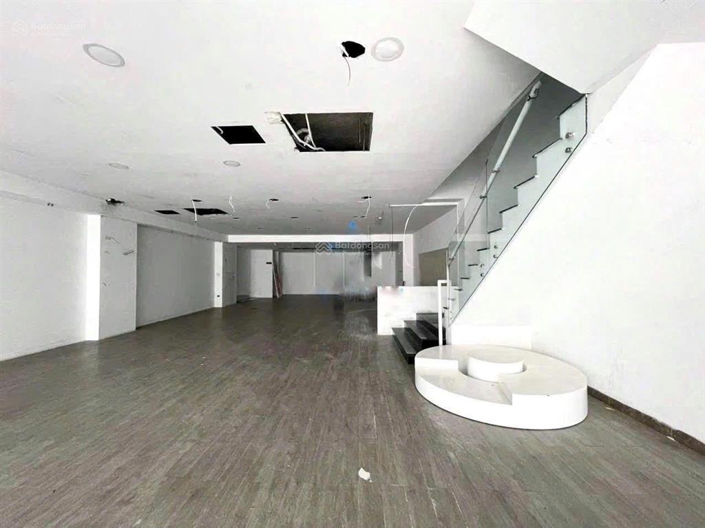 Chính chủ cần cho thuê nhà nguyên căn gần ngã 6  mặt tiền đường lớn lý thánh tôn