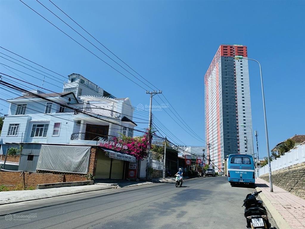 Cực hiếm lô đất cách bãi tắm hòn chồng chỉ 200m đi bộ rất gần, mặt tiền đường nguyễn đình chiểu