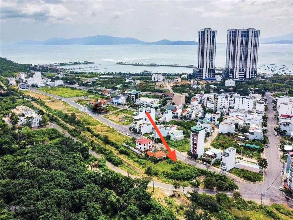 Bán lô đất 310m2 gần biển bến du thuyền, mặt tiền đường triệu quang phục chỉ có 45tr/m2