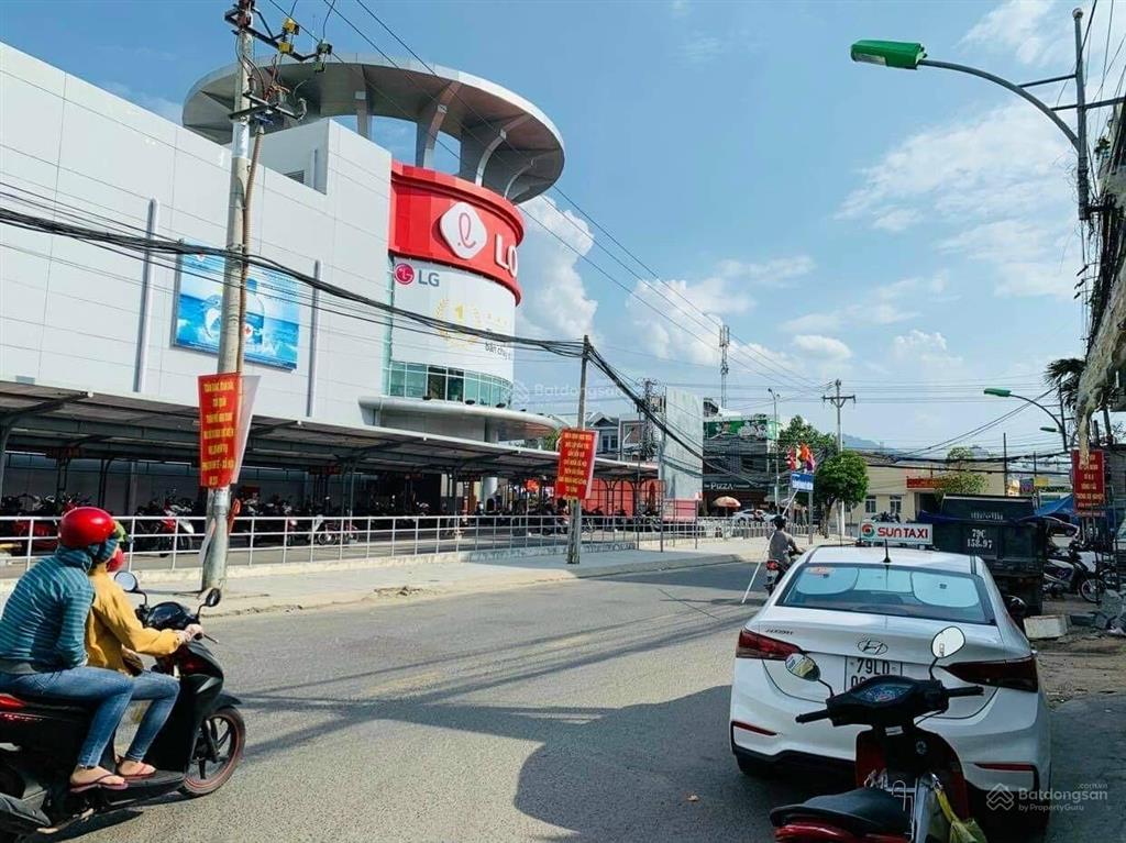 Bán căn nhà ngay trung tâm, 2 mặt tiền đường chỉ 7.5 tỷ nằm sau lưng siêu thị lotte, mặt tiền đường