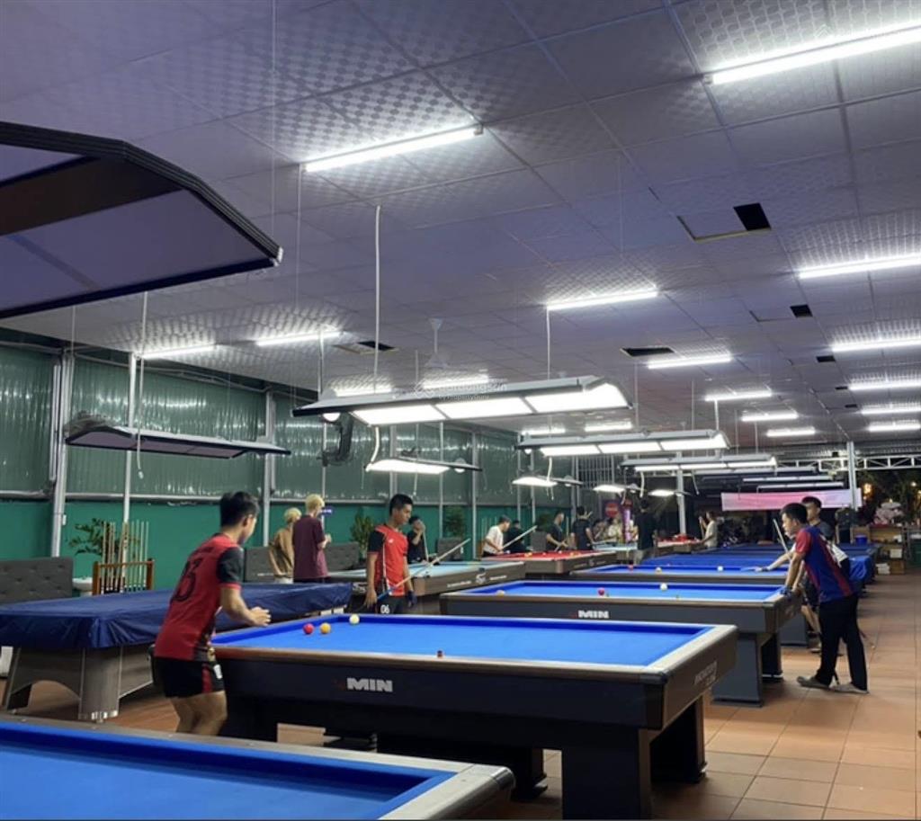 Cần cho thuê mặt bằng rộng 400m2 gần biển bãi tắm hòn chồng, mặt tiền đường đặng tất