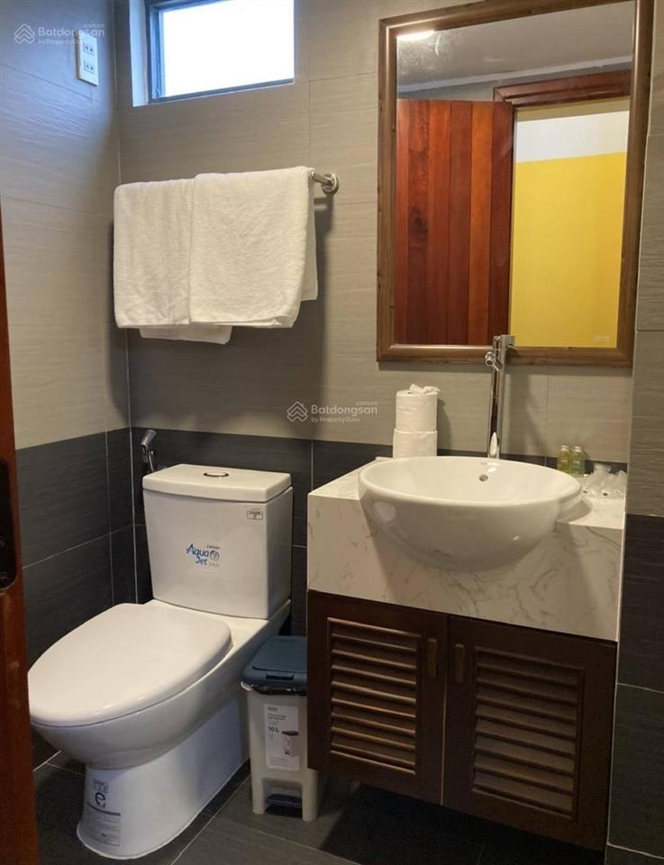 Cho thuê toà khách sạn 20 phòng đầy đủ giấy tờ, gần biển đi bộ được chỉ 80tr/tháng