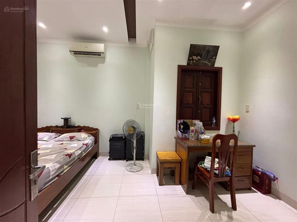 Hàng kín, bán căn nhà phố khu bàn cờ ngay cạnh khu phố hàn, mặt tiền đường bạch đằng