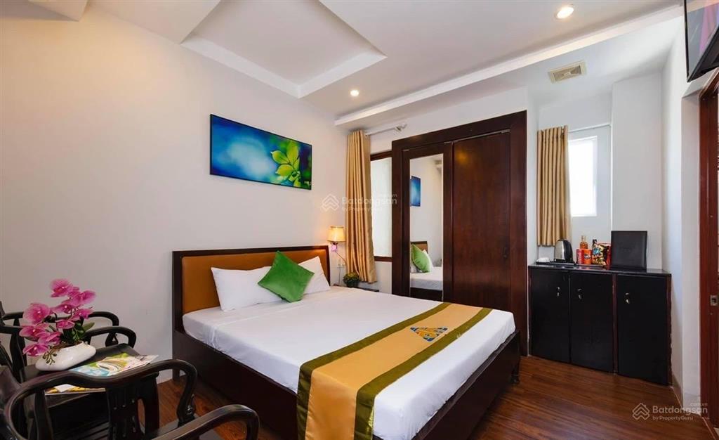 Bán khách sạn trung tâm đường chính nguyễn thị minh khai khu phố du lịch giá tốt mua kinh doanh