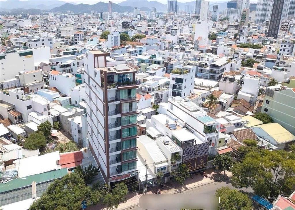 Bán khách sạn trung tâm đường chính nguyễn thị minh khai khu phố du lịch giá tốt mua kinh doanh