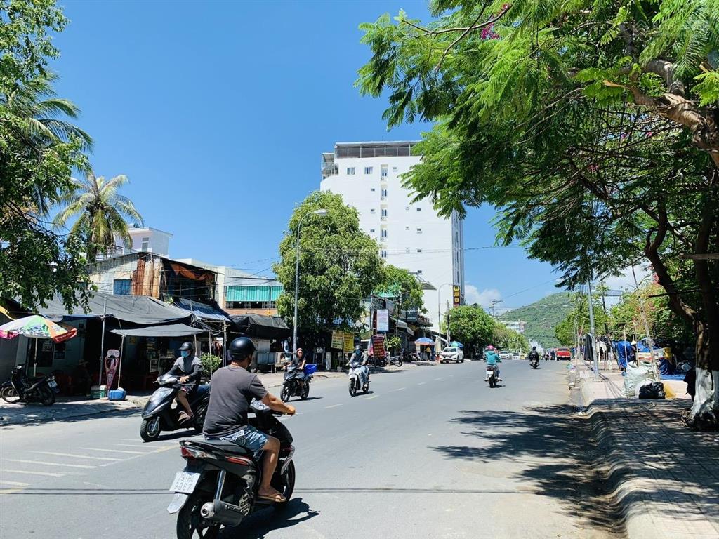 Bán lô đất hiếm trên thị trường nằm sát biển, mặt tiền rất rộng kinh doanh, đường tôn thất tùng