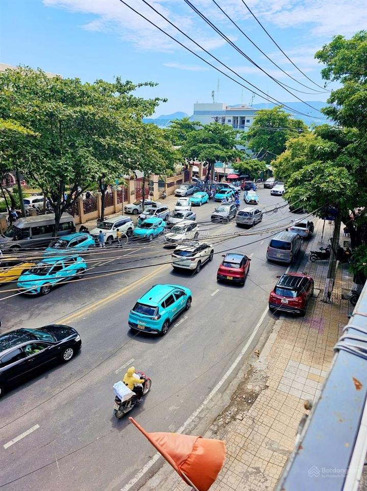 Cần cho thuê mặt bằng mới nguyên căn, 2 sàn vị trí kinh doanh mặt tiền đường trần phú, vĩnh nguyên