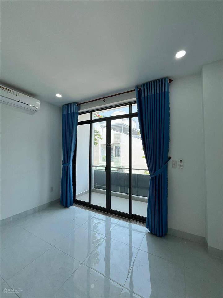 Bán căn nhà mới trong khu đô thị vcn phước long 2, mặt tiền đường b9 ( sổ hồng hoàn công )