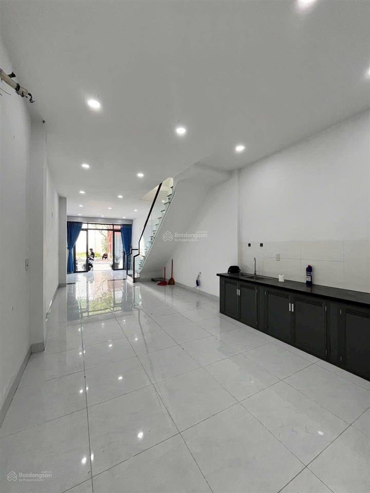 Bán căn nhà mới trong khu đô thị vcn phước long 2, mặt tiền đường b9 ( sổ hồng hoàn công )