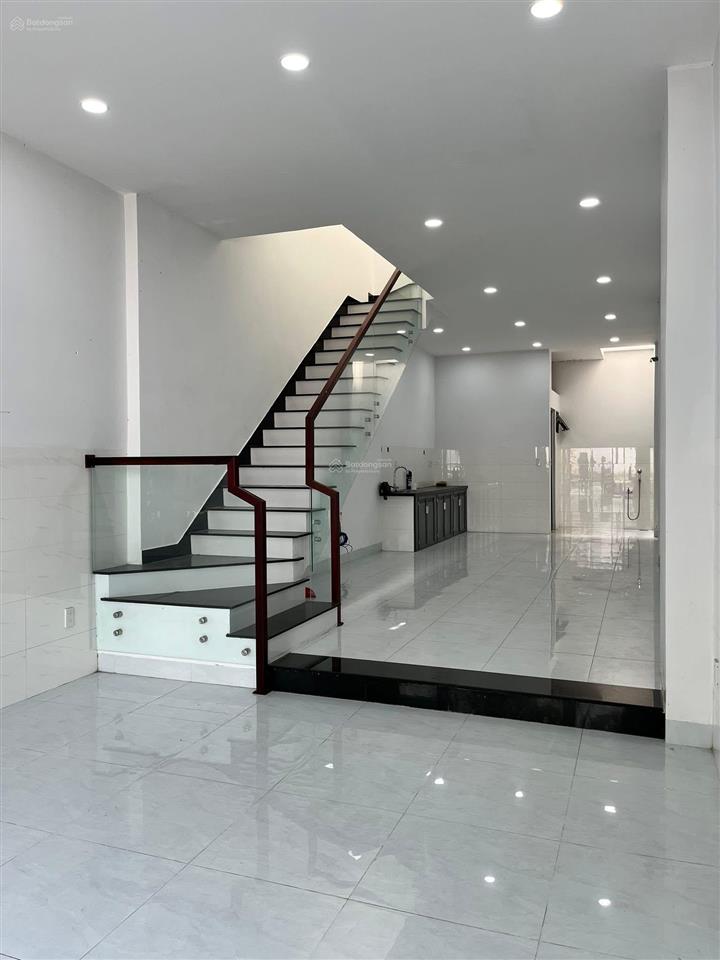 Bán căn nhà mới trong khu đô thị vcn phước long 2, mặt tiền đường b9 ( sổ hồng hoàn công )