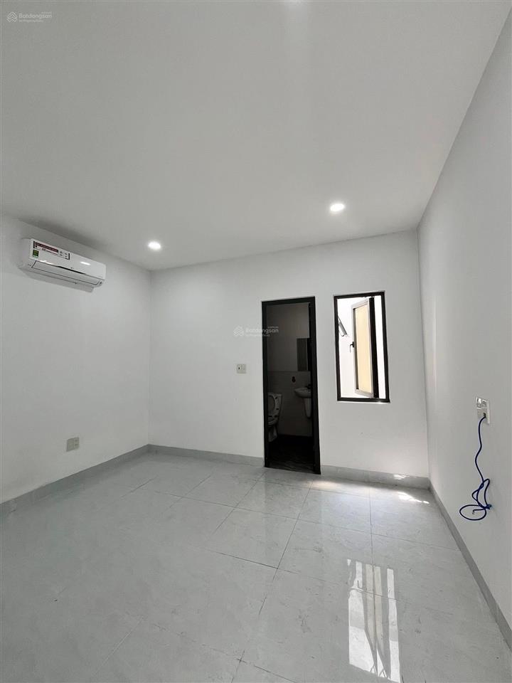 Bán căn nhà mới trong khu đô thị vcn phước long 2, mặt tiền đường b9 ( sổ hồng hoàn công )