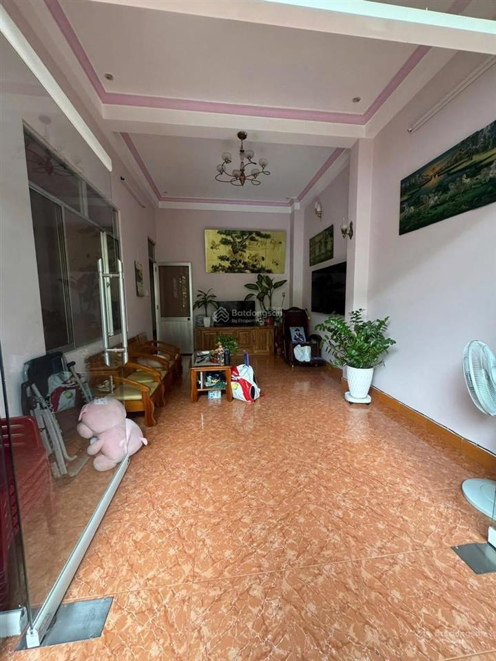 Cần bán căn nhà phố chưa qua đầu tư, ngay trung tâm mặt tiền đường tản viên  phường nha trang