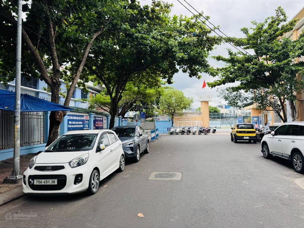Cần bán đất có nhà cũ, địa chỉ 09 thi sách ngay trung tâm thành phố nha trang khu bàn cờ