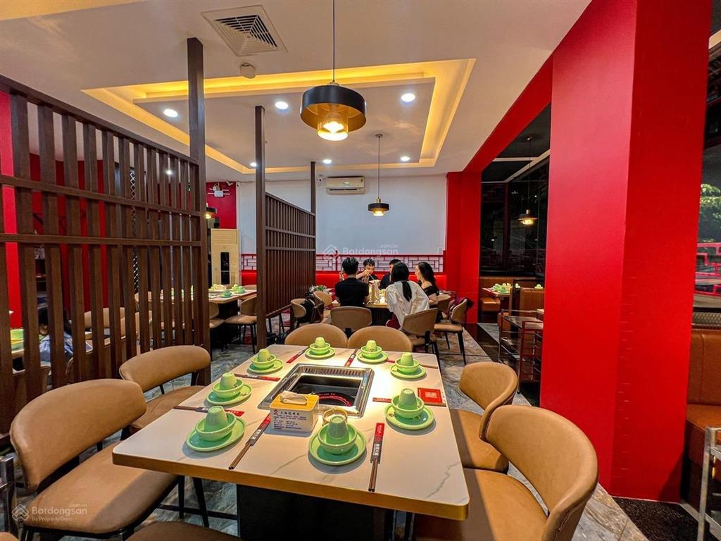 Chính chủ bán nhà khu phố tây sát biển đang có dòng tiền sẵn, nhà 3 mặt tiền nguyễn thiện thuật