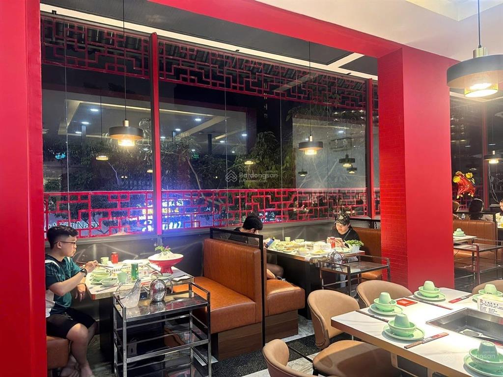 Chính chủ bán nhà khu phố tây sát biển đang có dòng tiền sẵn, nhà 3 mặt tiền nguyễn thiện thuật