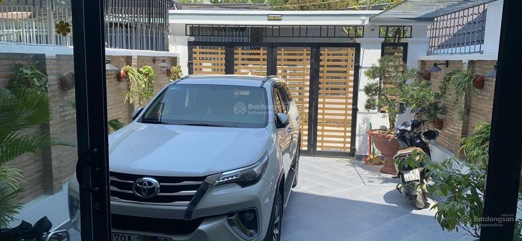 Bán căn nhà mới khu yên tĩnh, an ninh gần chợ ba làng khu cao ráo hẻm nguyễn khắc viện
