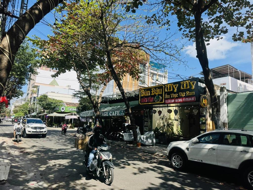 Bán lô đất mặt tiền rộng kinh doanh, mặt tiền đường lê đại hành