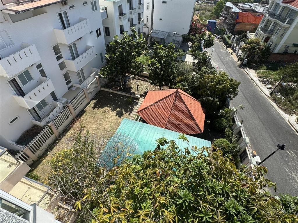 Bán căn villa sân vườn rộng gần 800m2 thấp hơn cả giá đất khu khu biệt thự cao cấp