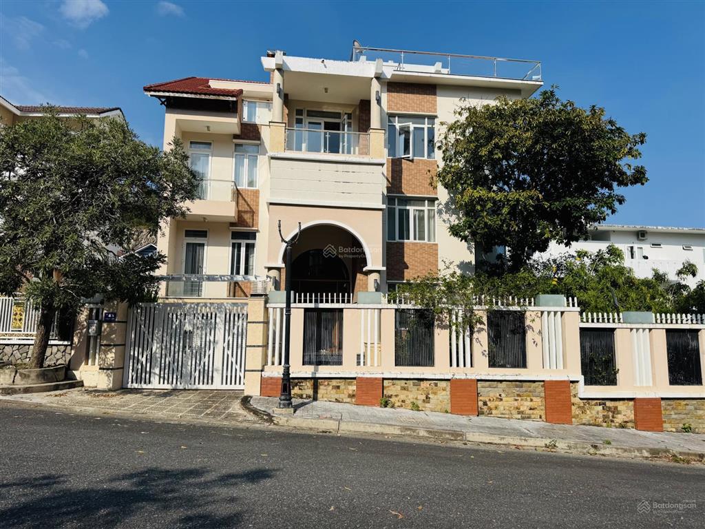 Bán căn villa sân vườn rộng gần 800m2 thấp hơn cả giá đất khu khu biệt thự cao cấp