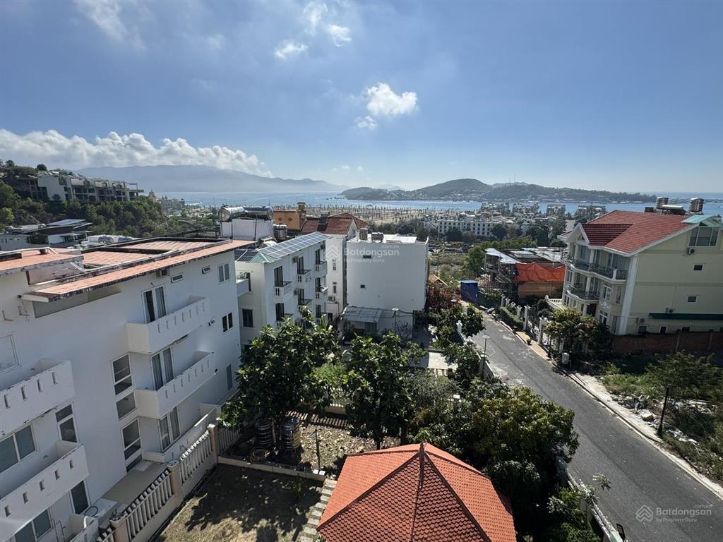 Bán căn villa sân vườn rộng gần 800m2 thấp hơn cả giá đất khu khu biệt thự cao cấp