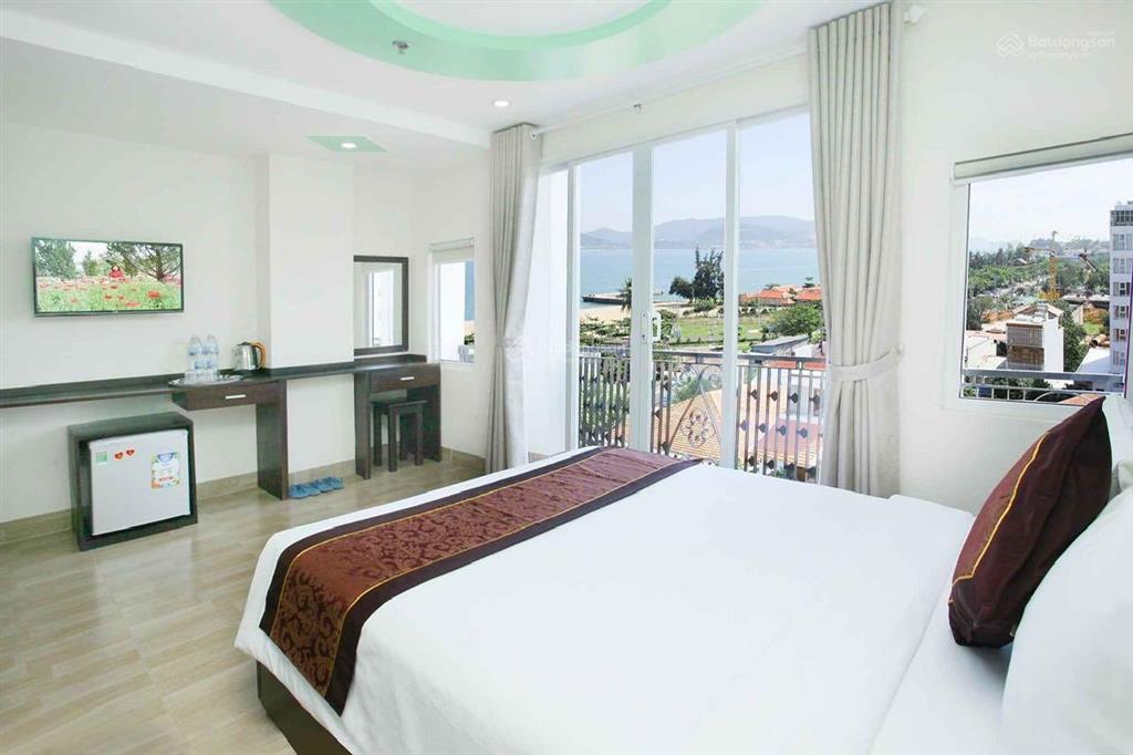 Bán khách sạn cách biển chỉ 50m, mặt tiền đường dã tượng  giá nét cho nhà đầu tư