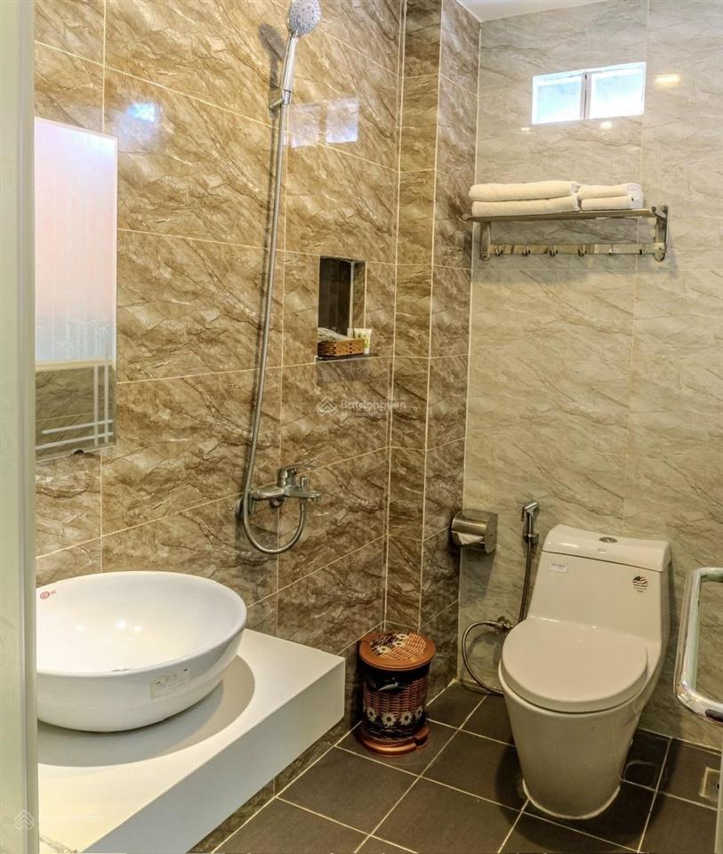Bán khách sạn cách biển chỉ 50m, mặt tiền đường dã tượng  giá nét cho nhà đầu tư
