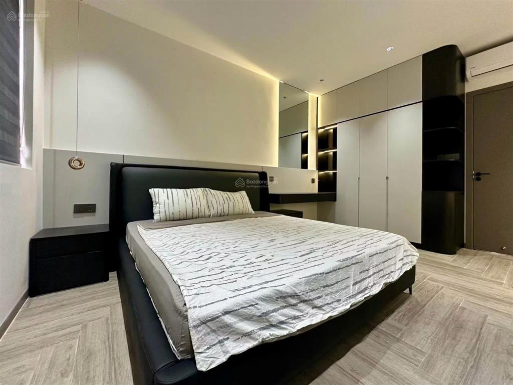 Bán căn nhà mới đầy đủ nội thất, sang trọng chỉ dọn vào ở, khu đô thị mỹ gia gói 5