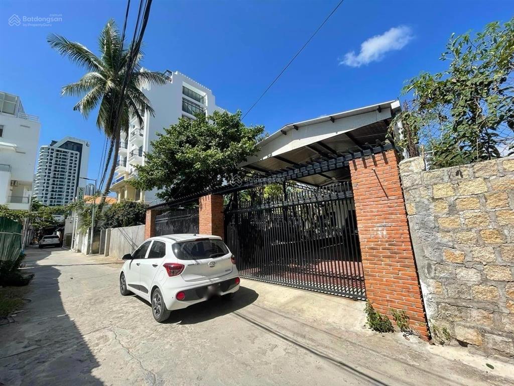 Bán lô đất cách biển chỉ có 30m rất tốt để đầu tư, hẽm oto phạm văn đồng