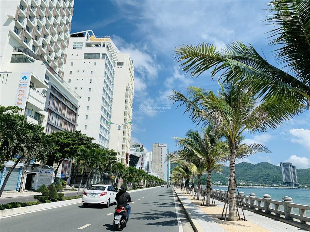Bán lô đất cách biển chỉ có 30m rất tốt để đầu tư, hẽm oto phạm văn đồng