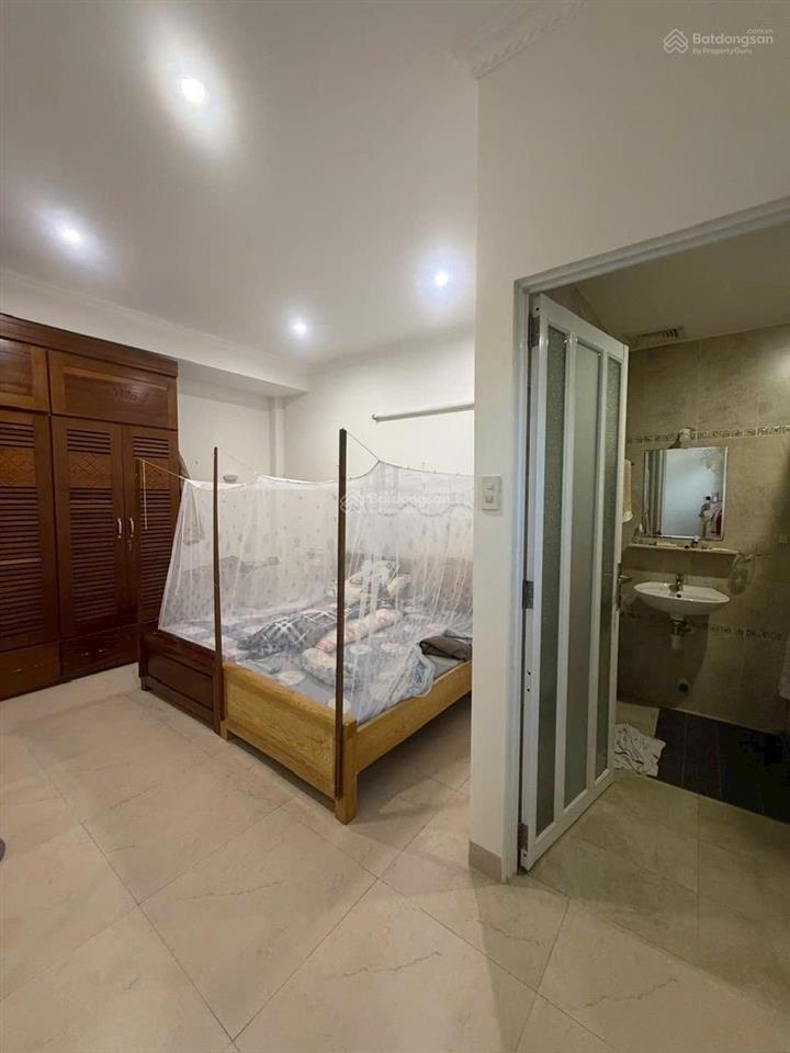 Bán căn nhà gần biển, giá tốt hơn thị trường mặt tiền đường lớn, nguyễn thị định
