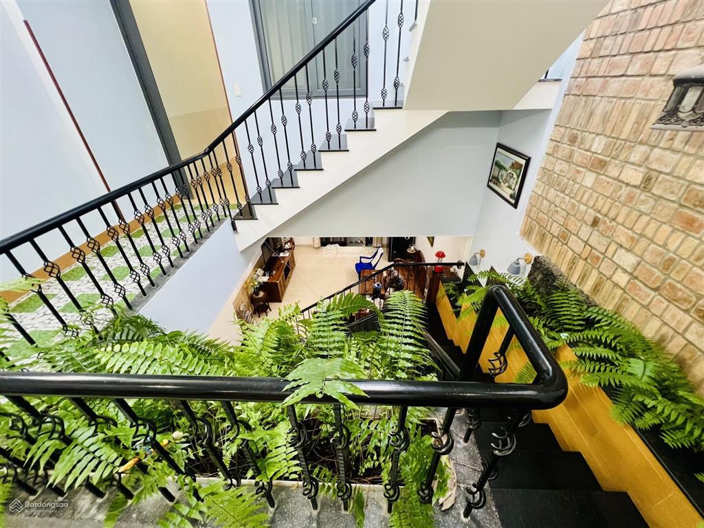 Bán căn nhà gần biển, giá tốt hơn thị trường mặt tiền đường lớn, nguyễn thị định