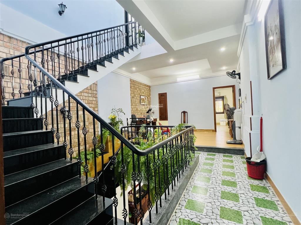 Bán căn nhà gần biển, giá tốt hơn thị trường mặt tiền đường lớn, nguyễn thị định