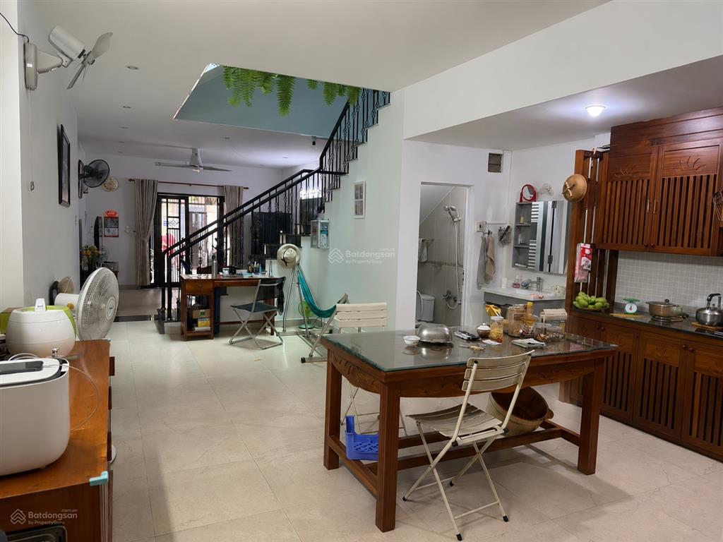 Bán căn nhà gần biển, giá tốt hơn thị trường mặt tiền đường lớn, nguyễn thị định