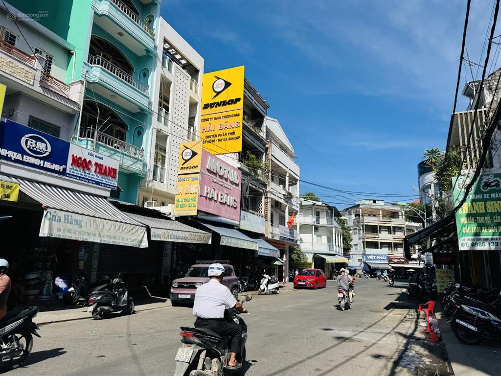 Sổ vay ngân hàng, hạ bán nhanh căn nhà kiên cố 4 tầng mặt tiền đường trần quý cáp