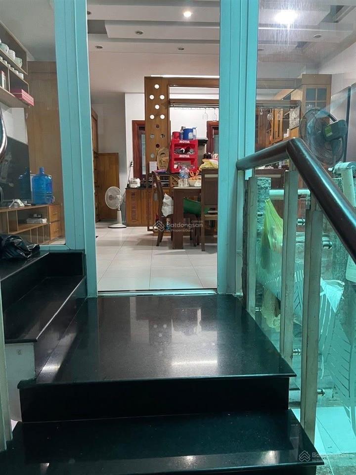 Sổ vay ngân hàng, hạ bán nhanh căn nhà kiên cố 4 tầng mặt tiền đường trần quý cáp