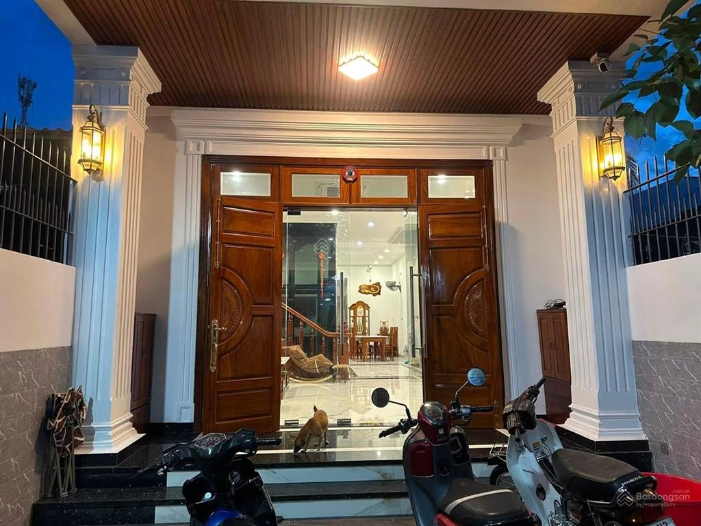 Bán nhà mới thiết kế sang trọng, nội thất cao cấp mặt tiền đường hương lộ ngọc hiệp  nha trang