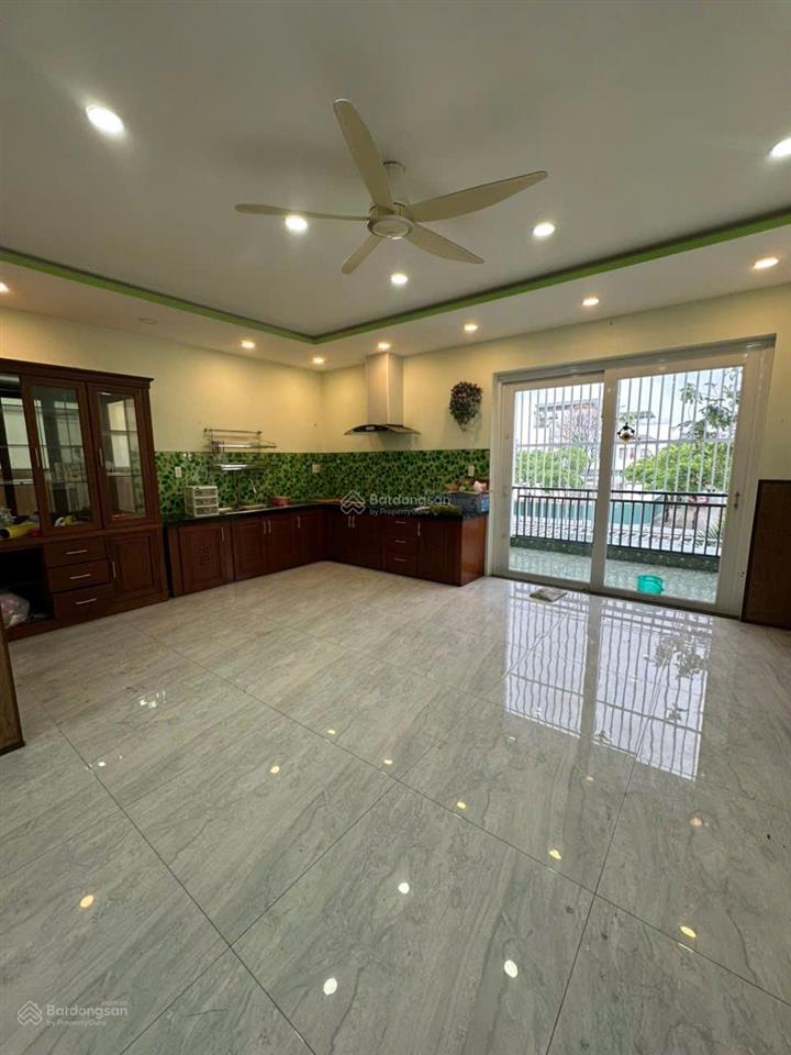 Cho thuê nhà căn góc 2 mặt tiền khu vcn phước hải view sông đường b8 (đường nguyễn thới bưng)