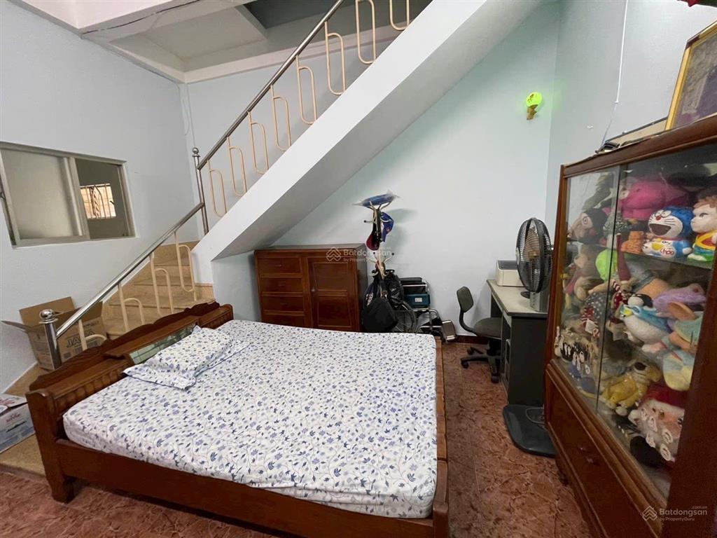 Bán đất có nhà cấp 4 trong trung tâm khu bàn cờ nha trang, mặt tiền đường nguyễn hữu huân