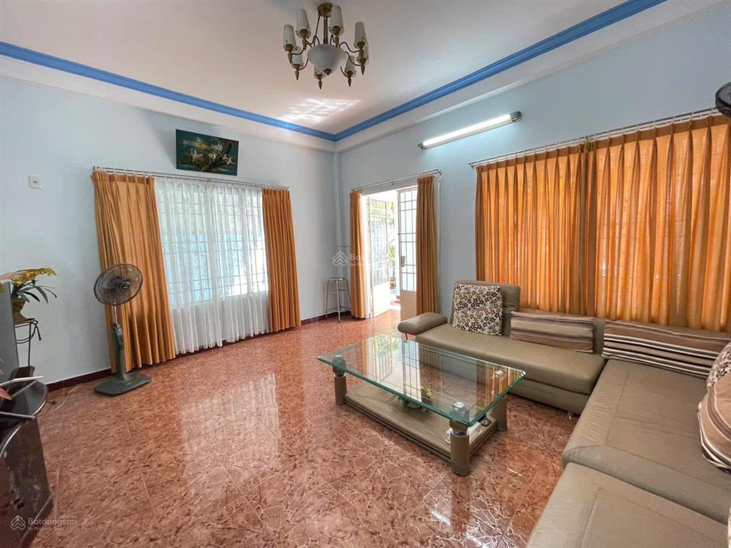 Bán đất có nhà cấp 4 trong trung tâm khu bàn cờ nha trang, mặt tiền đường nguyễn hữu huân