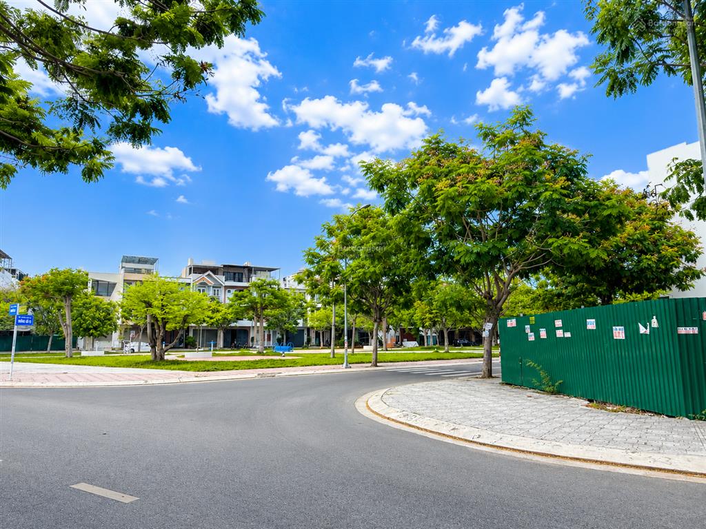Bán lô cặp góc tốt hơn thị trường rất nhiều, trong khu đô thị hà quang 2, chỉ có 69tr/m2