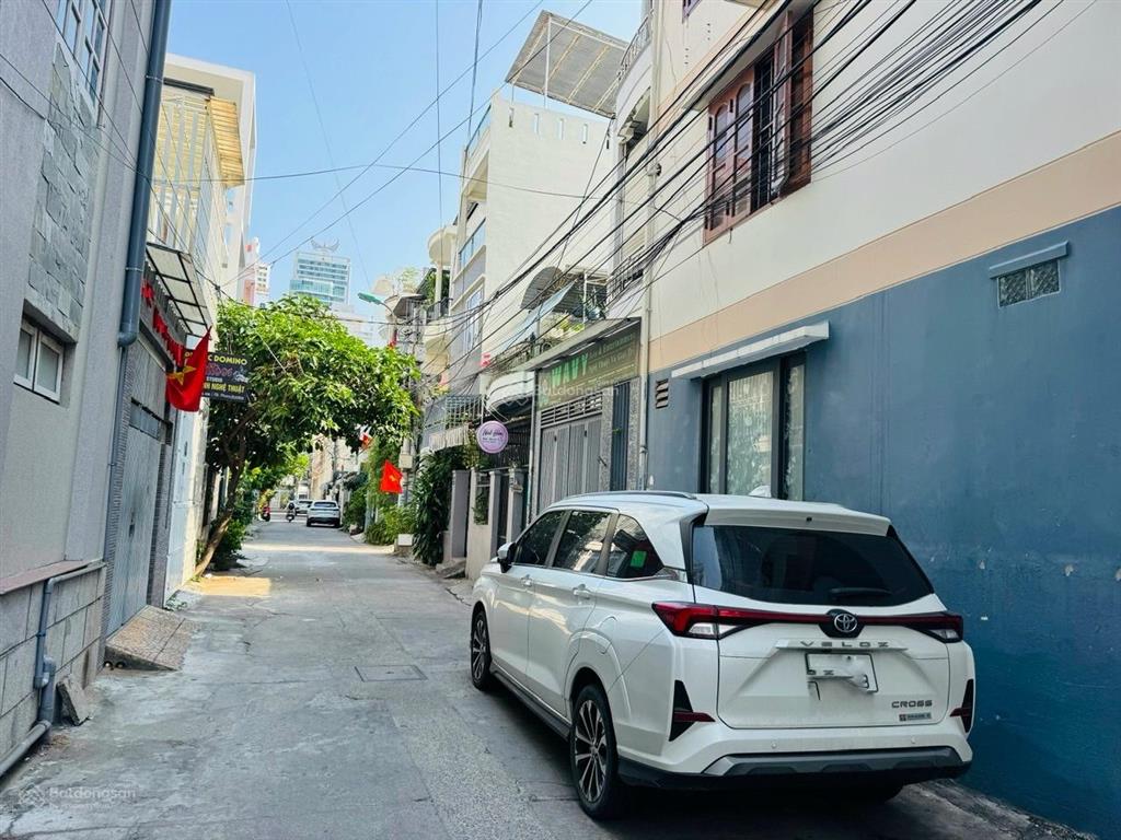 Bán lô đất hẻm ô tô cách biển bãi tắm chỉ có 250m, mặt tiền rộng gần 12m thích hợp xây căn hộ