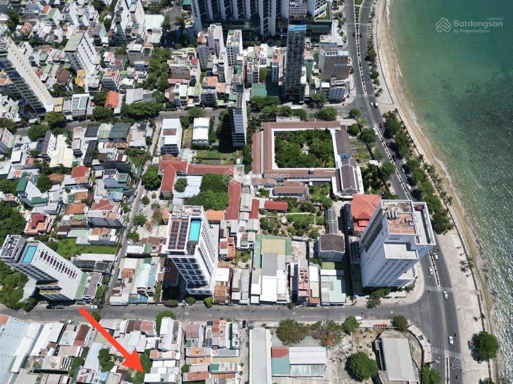 Bán lô đất hẻm ô tô cách biển bãi tắm chỉ có 250m, mặt tiền rộng gần 12m thích hợp xây căn hộ
