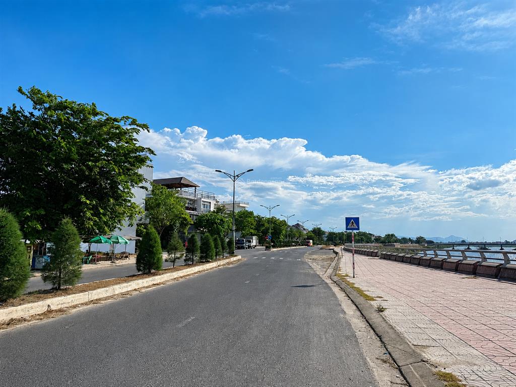 Bán lô đất view trực diện sông cái, đường bờ kè kinh doanh bao tốt mua đầu tư